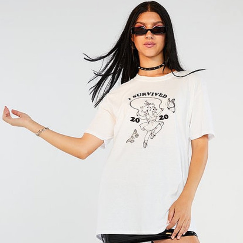 🥳 NWOT I Survived 2020 Graphic Tee